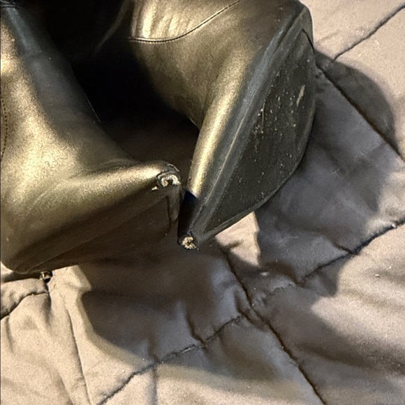 Elegant Black Leather Knee-High Boots - Picture 6 of 6